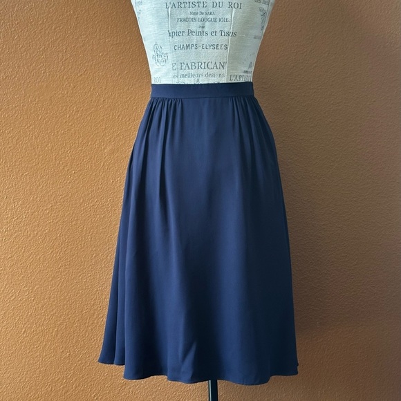 REISS “Everette” Fluid Mid Length Skirt In Night Navy Size 10 New With Tags! - Picture 3 of 4
